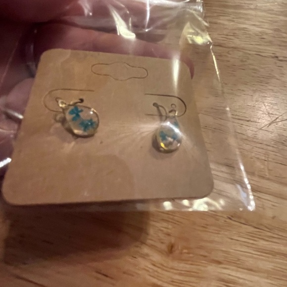 Elegant Teardrop Earrings Set. Two Pairs. - Picture 10 of 10